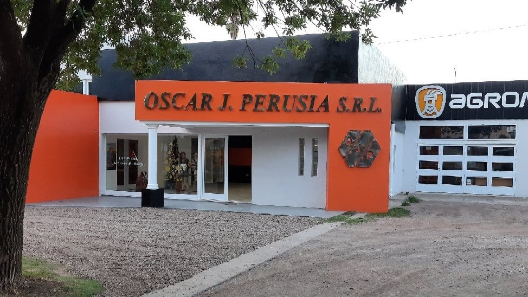 OSCAR J.PERUSIA SRL